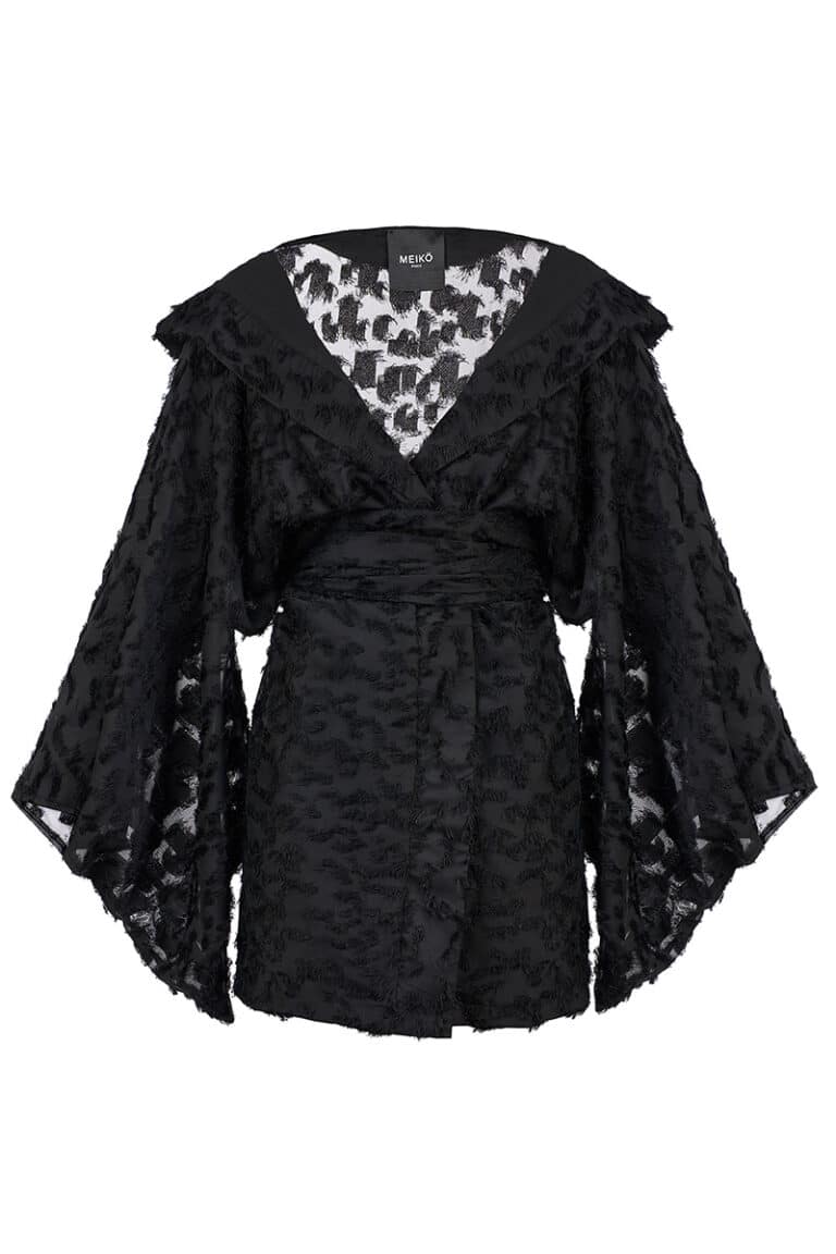 Rochie neagră cu mâneci largi